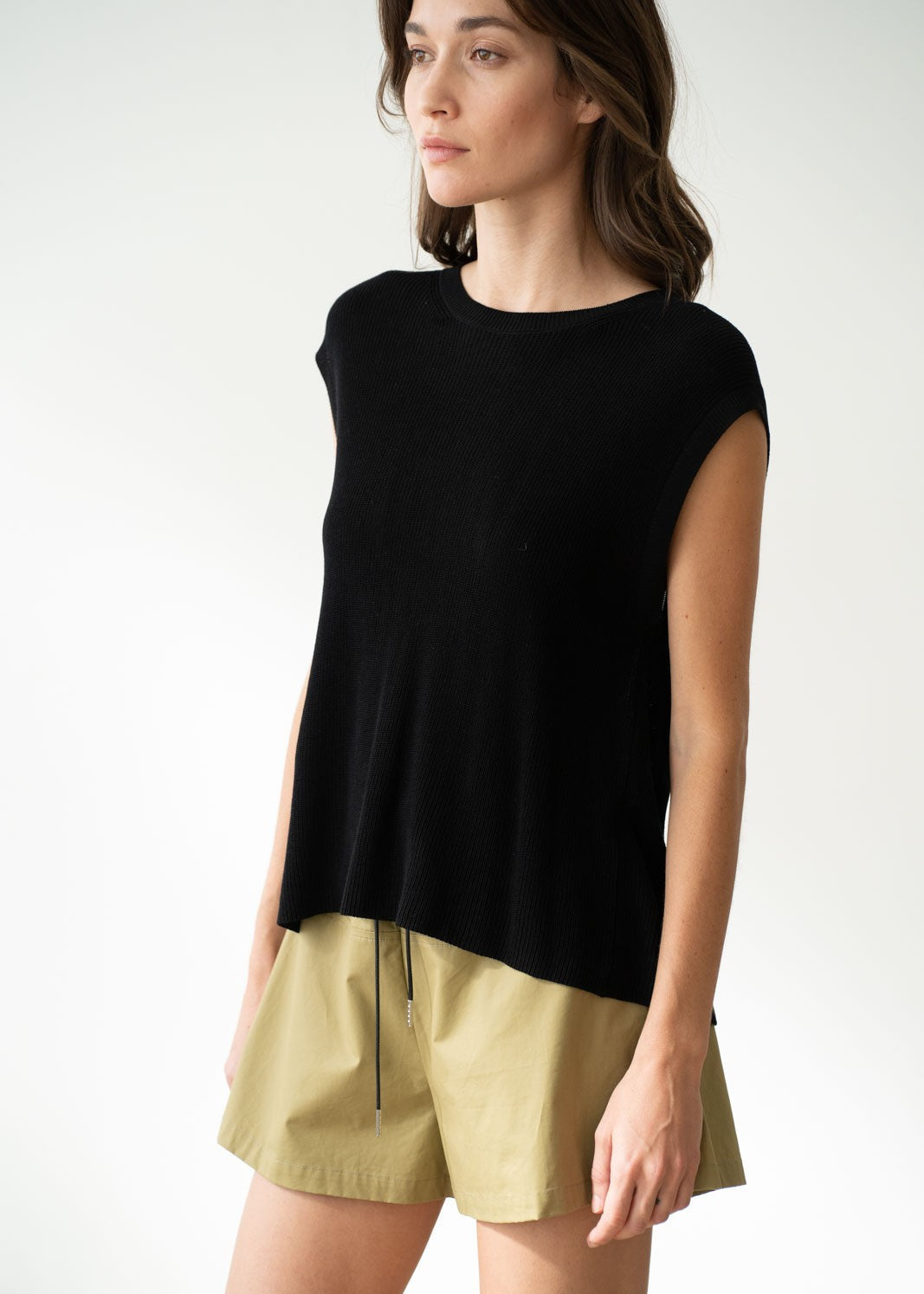 ELLE GREY CREW NECK CROCHET KNIT TOP – RELAXED MODERN SILHOUETTE