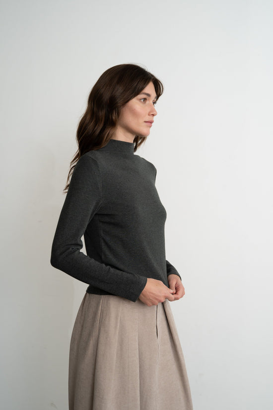 ELLE GREY FITTED LONG SLEEVE MOCK NECK TOP