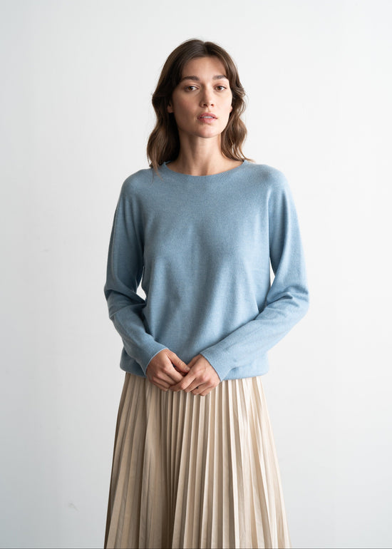 BLUE CREW NECK SWEATER