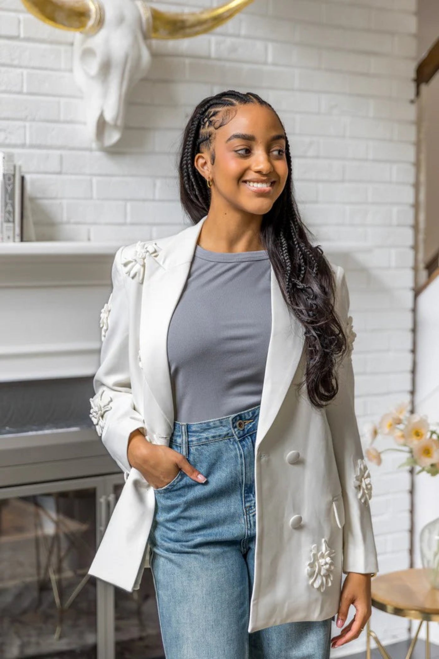 LUELLE WHITE FLORAL DETAIL BLAZER