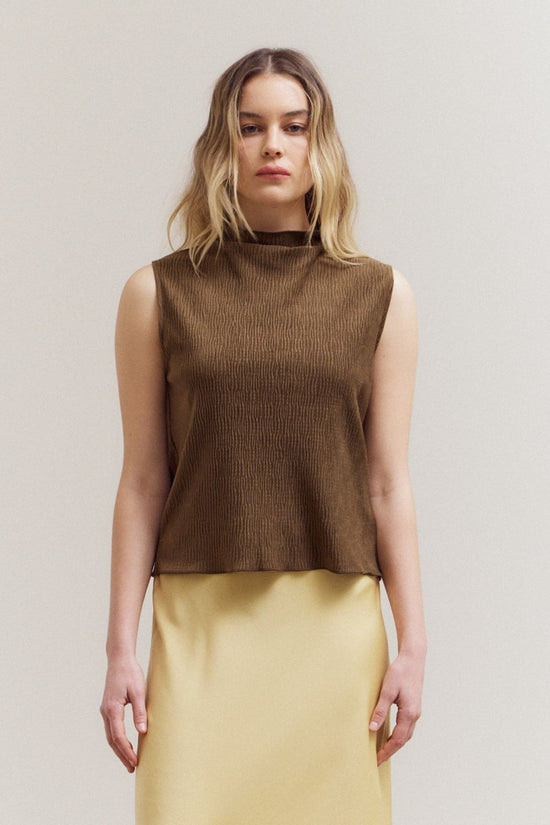 CRINKLED MOCK NECK TOP