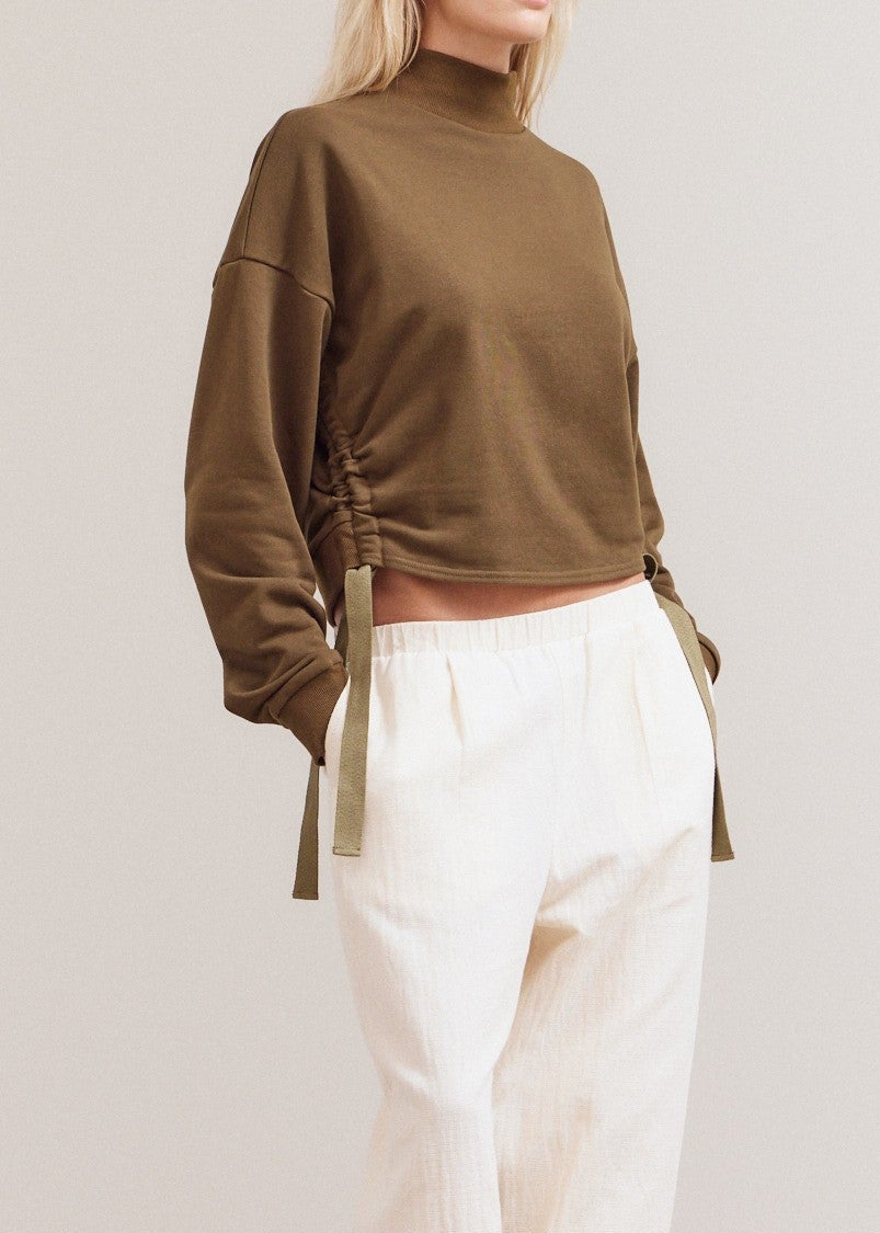 SIDE SCRUNCH LONG SLEEVE TOP