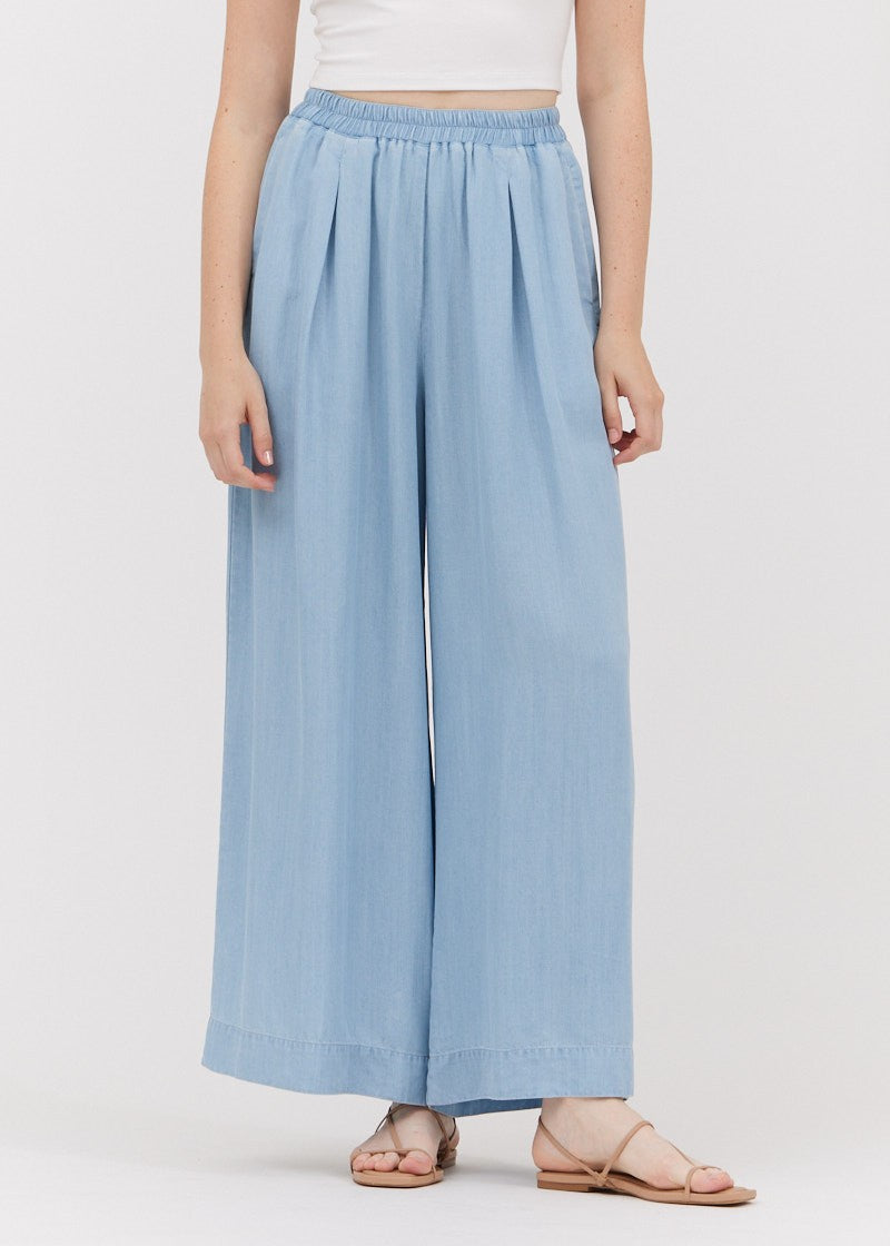 GRADE & GATHER THE CHAMBRAY PANTS – LIGHTWEIGHT COTTON WITH A STRETCH WAIST AND RELAXED WIDE-LEG FIT