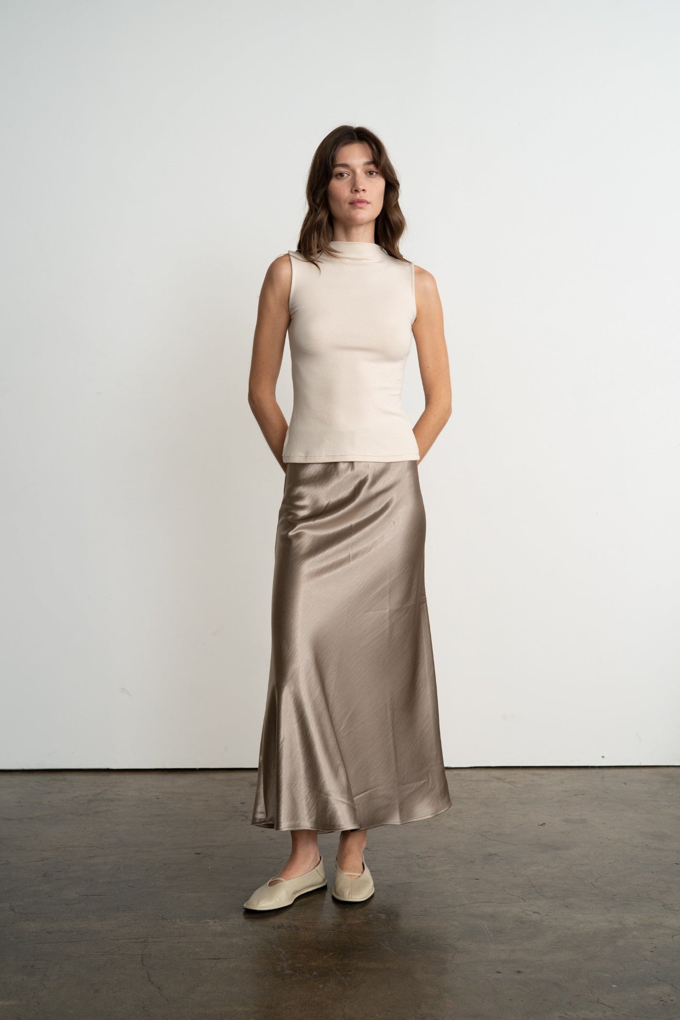 ELLE GREY SATIN SEMI FLARE LONG SKIRT – GOLD & BLACK