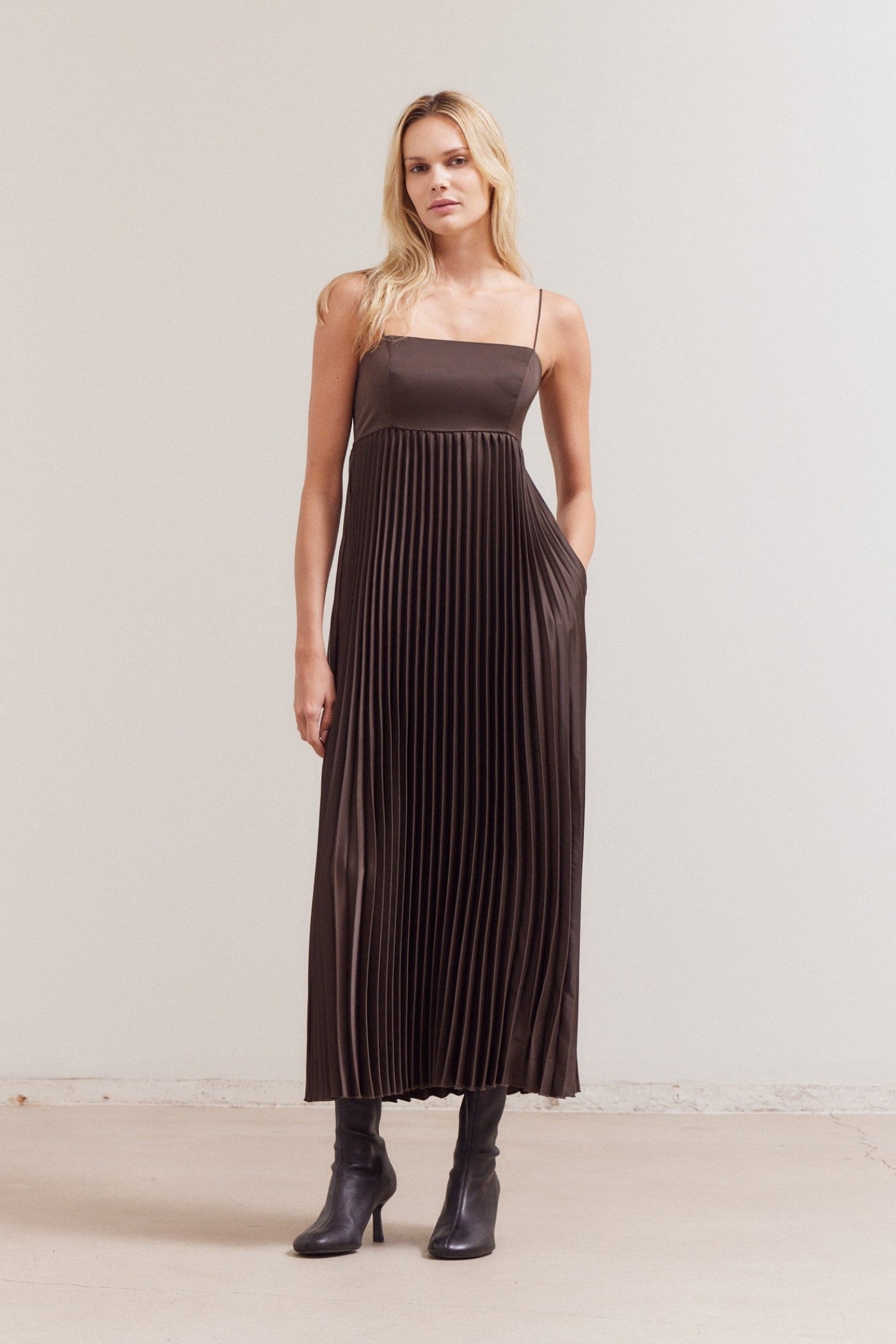 GRADE & GATHER BROWN PLEATED BUSTIER-STYLE MAXI DRESS WITH POCKETS