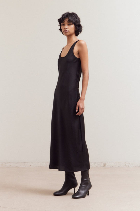 GRADE AND GATHER BLACK ROUND NECK MAXI SATIN DRESS