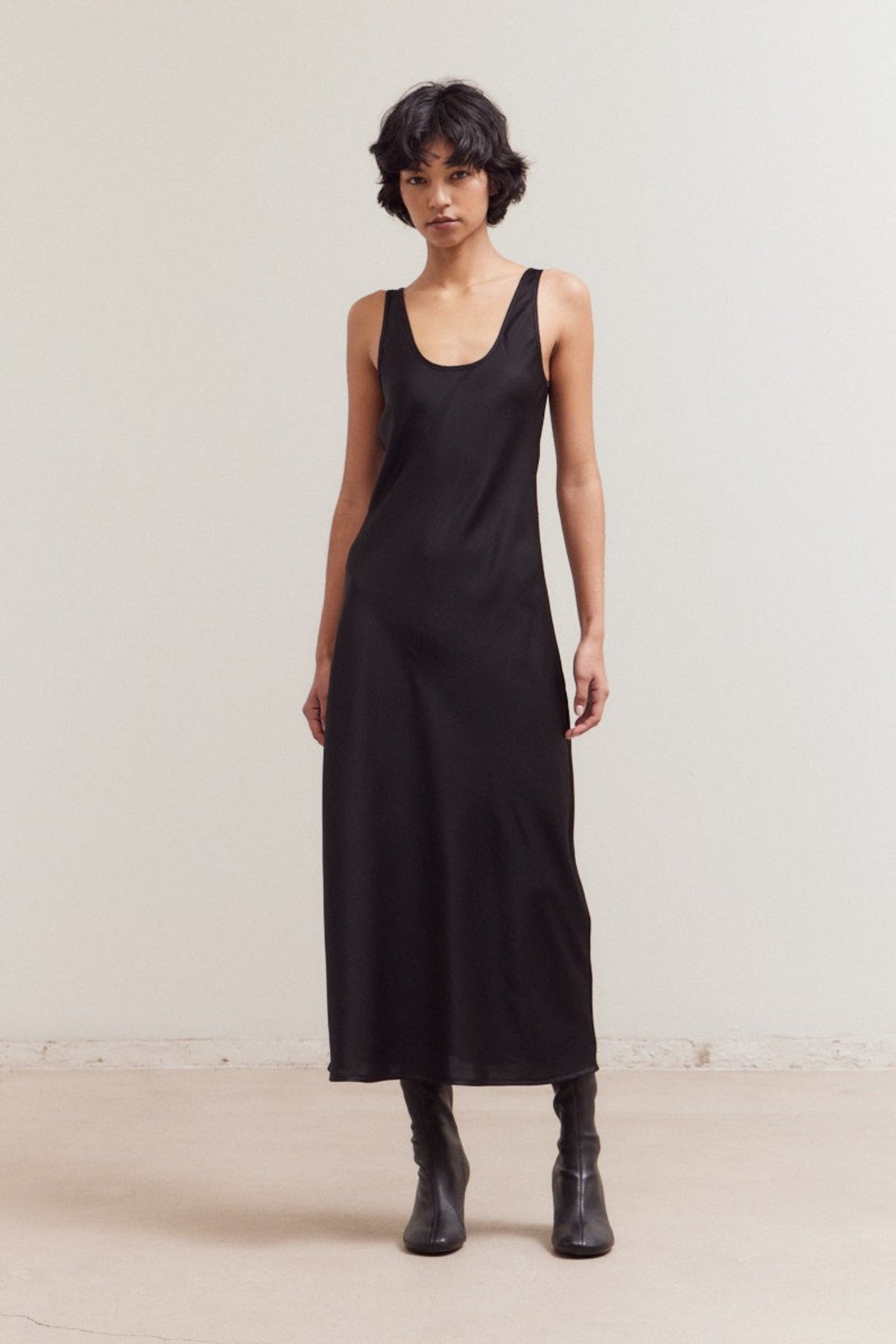 GRADE AND GATHER BLACK ROUND NECK MAXI SATIN DRESS