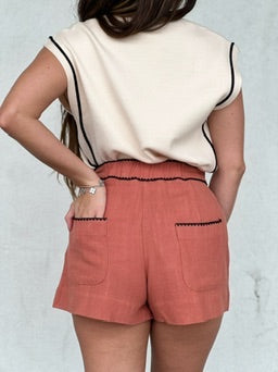 STACY TEXTURED PLEATED SHORTS