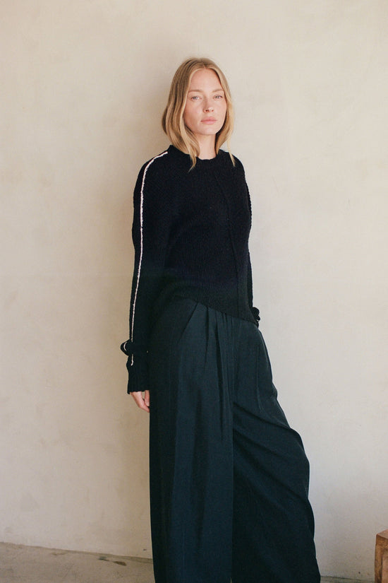 A.REN VENNI SWEATER TOP – RIBBED KNIT WITH CONTRAST STITCHING