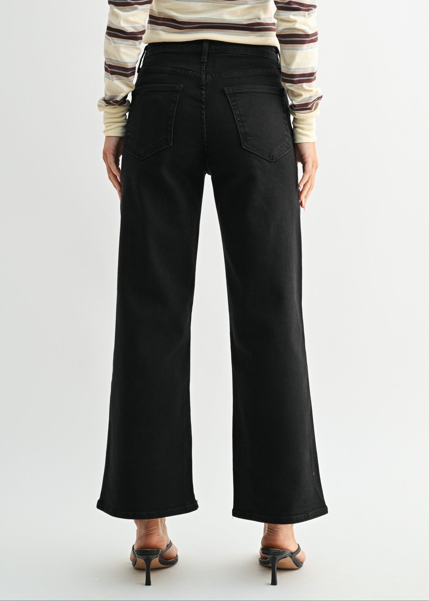 BLACK WIDE-LEG JEANS