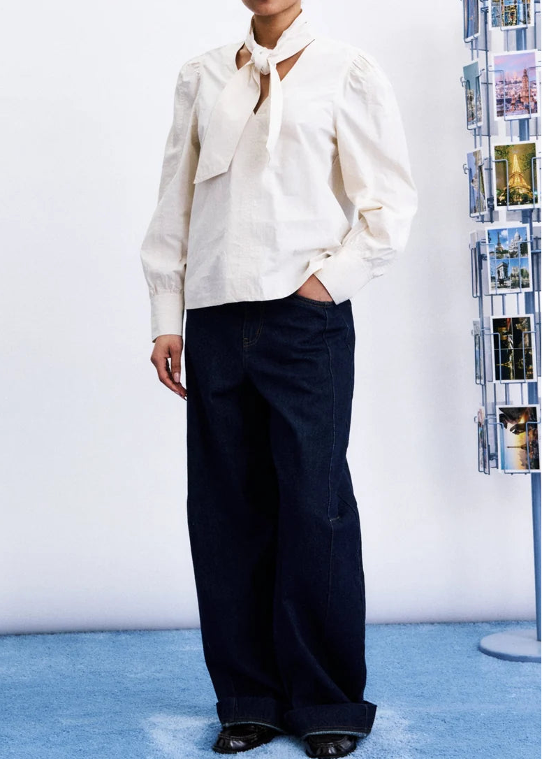 TIE-NECK PUFF-SLEEVE POPLIN BLOUSE