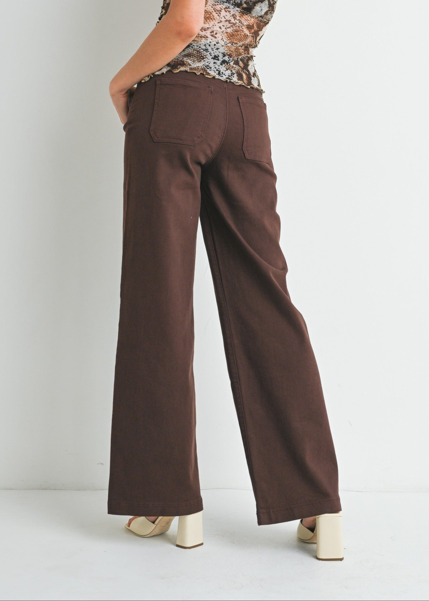 BROWN PATCH-POCKET WIDE-LEG JEANS