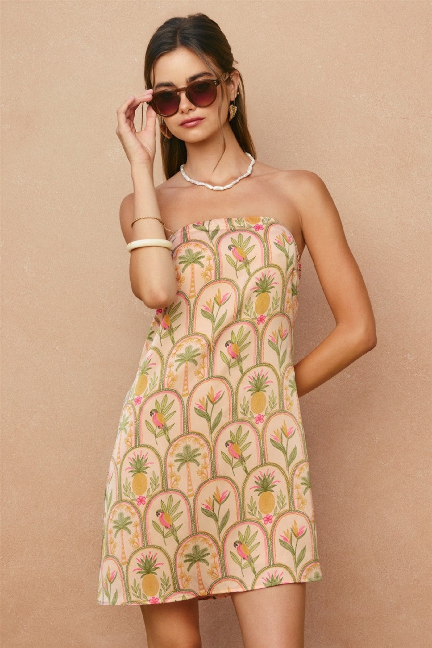 strapless dress with a pineapple pattern 