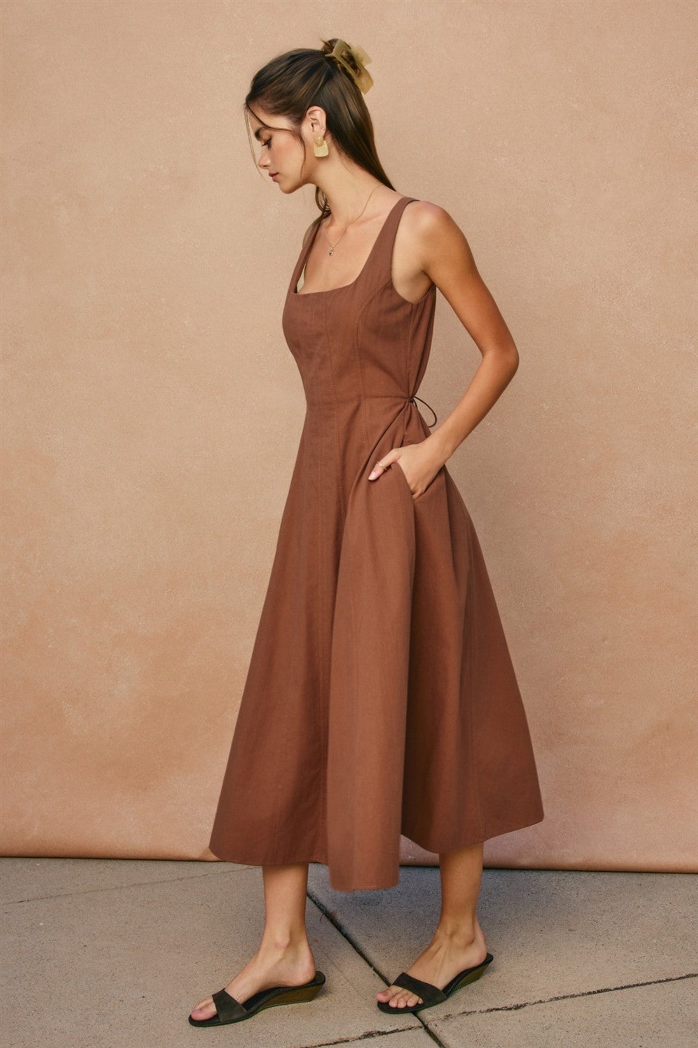 EMBER SLEEVELESS MIDI DRESS