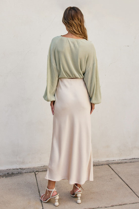 DRESS FORUM PULL-ON MAXI SKIRT – CHAMPAGNE