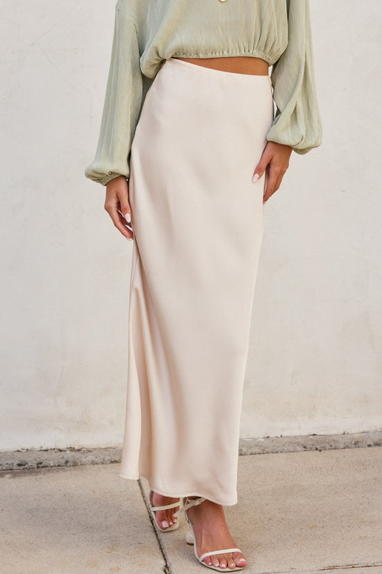 DRESS FORUM PULL-ON MAXI SKIRT – CHAMPAGNE