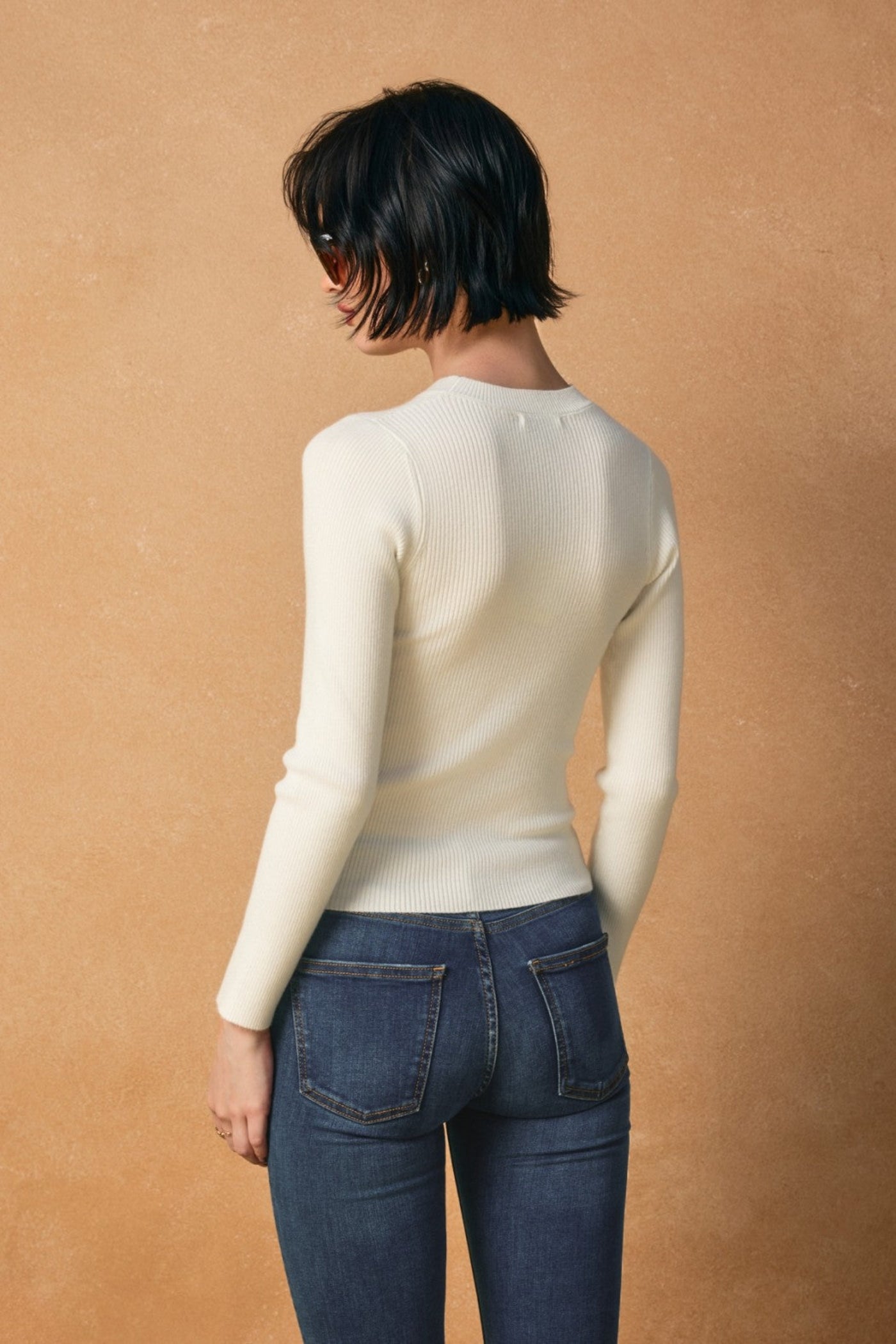 DRESS FORUM CREW NECK LIGHT SWEATER – BLACK, IVORY & PINE