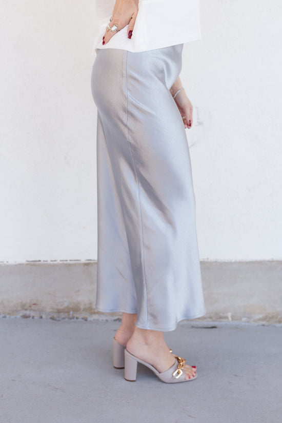 Load image into Gallery viewer, NAVEAH SATIN SKIRT
