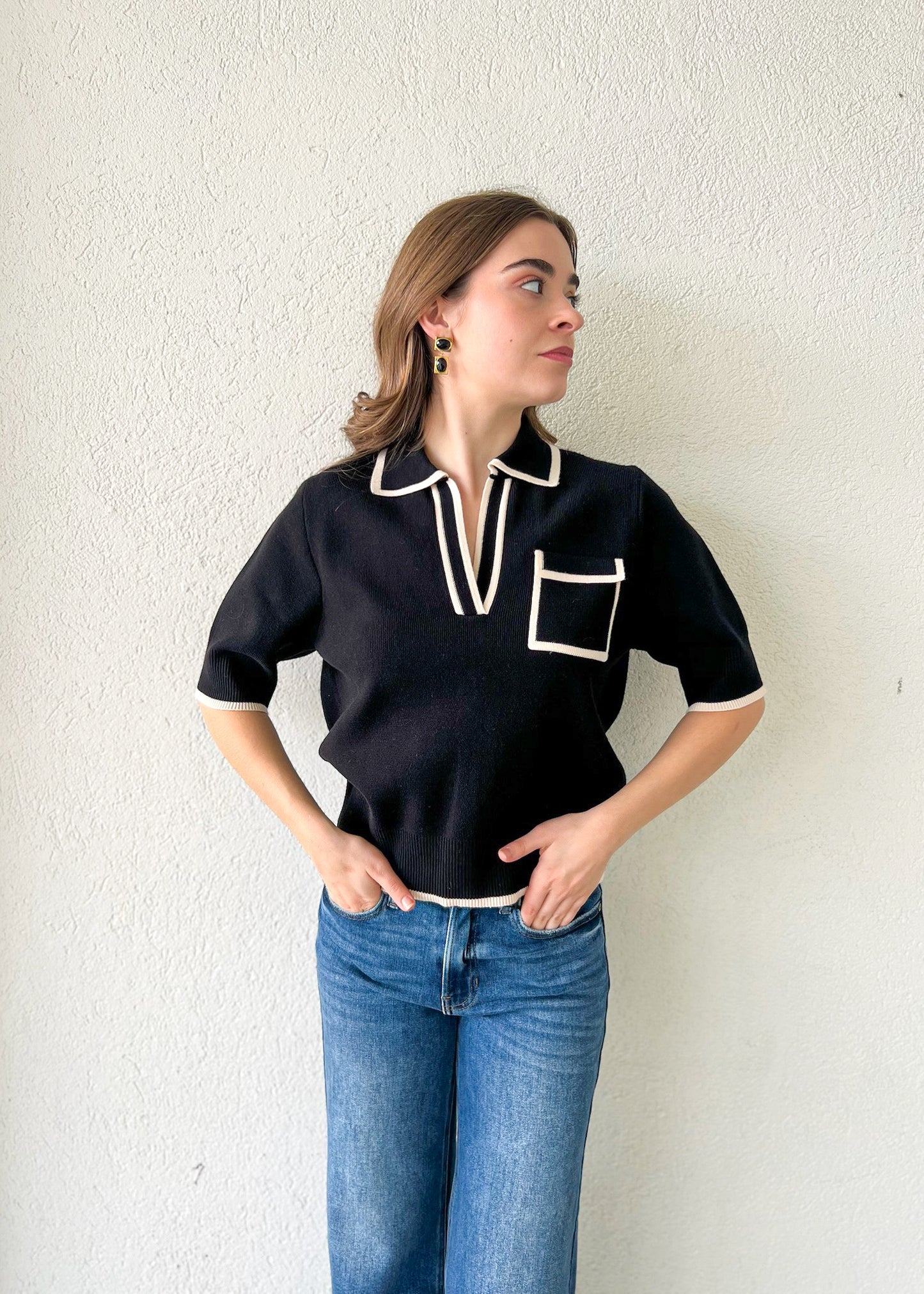 SHORT SLEEVE COLLARED KNIT