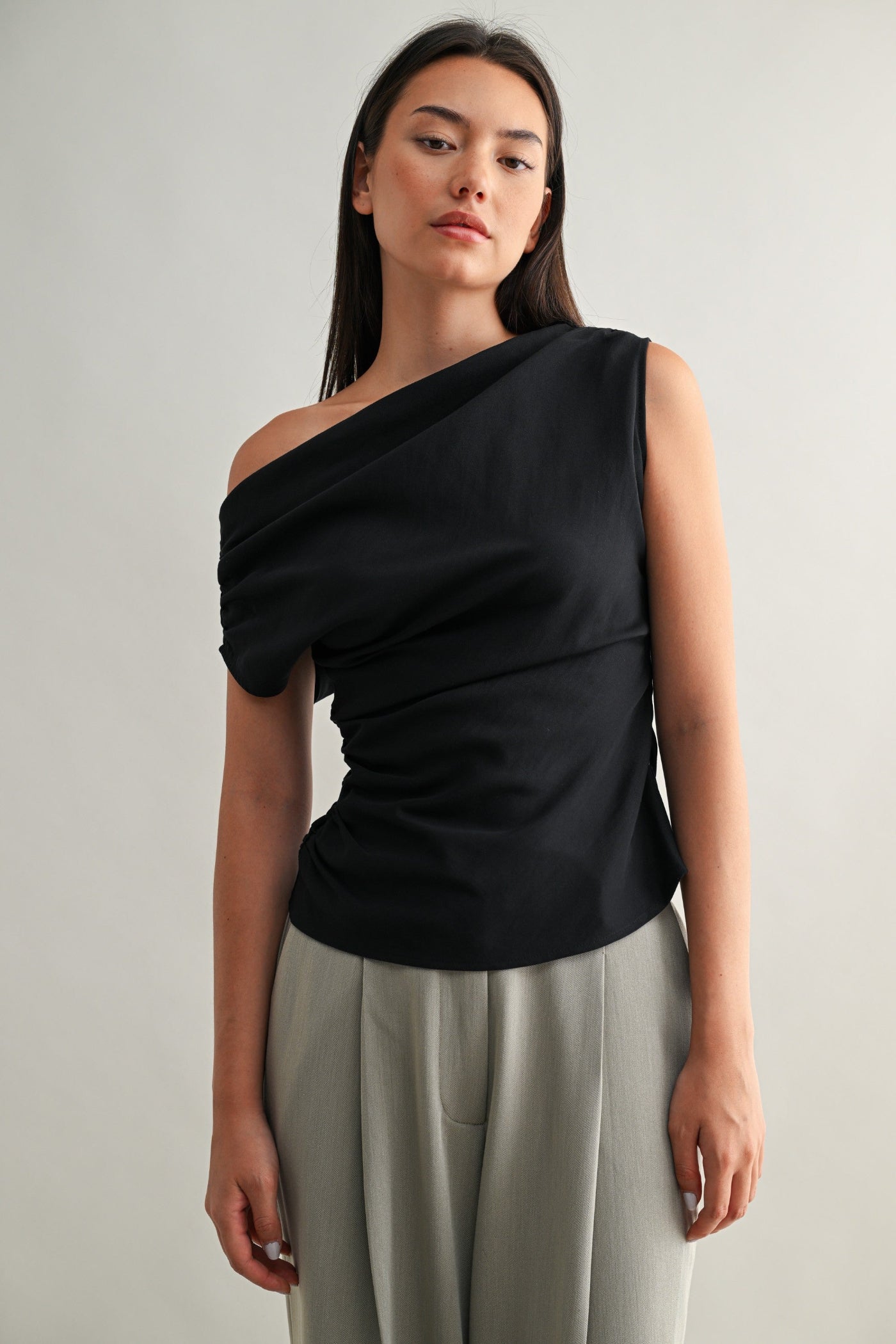 BLACK RUCHED TOP