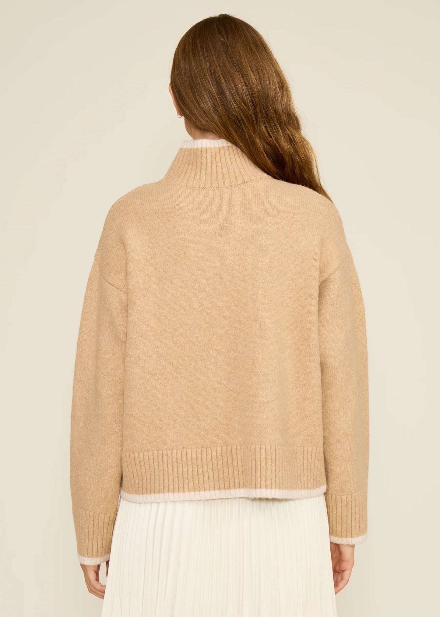 WHITE TRIM SWEATER