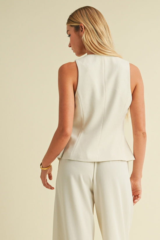 MUSTARD SEED BUTTON CLOSURE TAILORED VEST TOP – IVORY