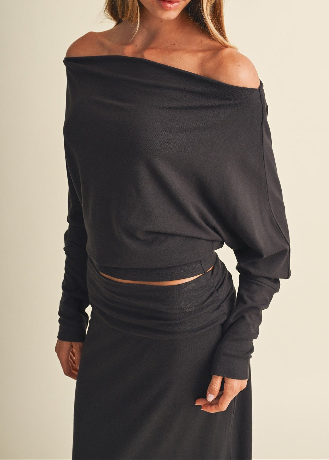 STEELE COLOR OFF-THE-SHOULDER BATWING TOP
