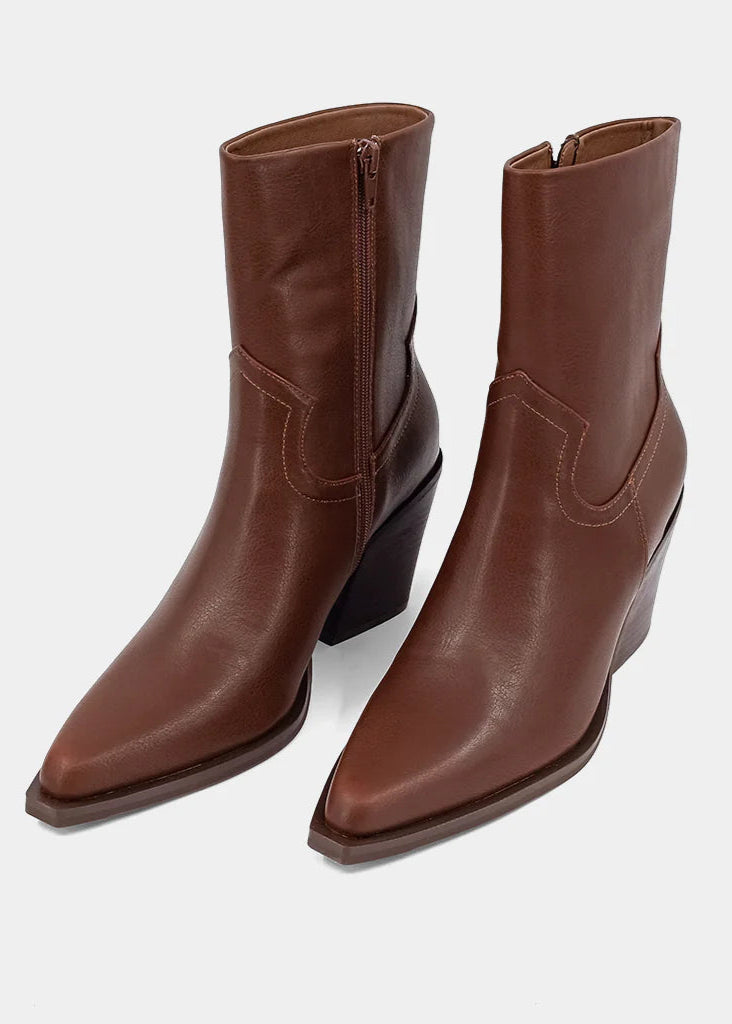 SHU SHOP VICTORIA BOOTS – COGNAC FAUX LEATHER ANGULAR HEEL BOOTS