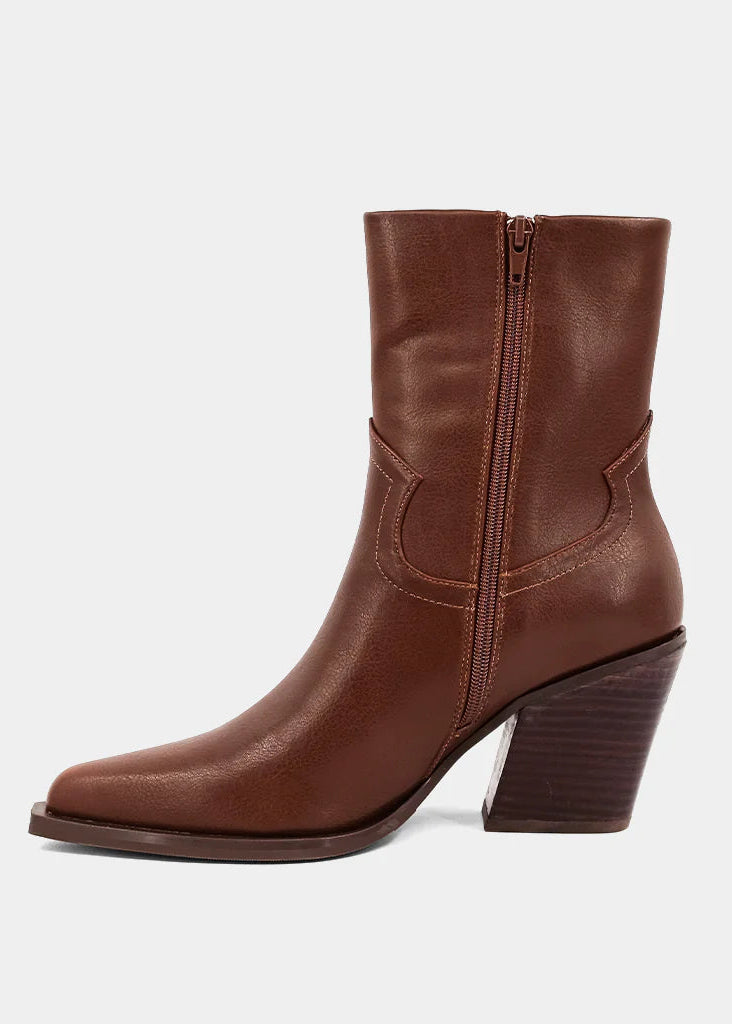 SHU SHOP VICTORIA BOOTS – COGNAC FAUX LEATHER ANGULAR HEEL BOOTS