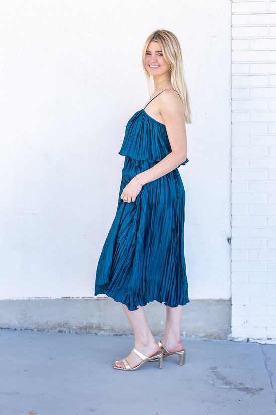 Load image into Gallery viewer, PLEATED MIDI DRESS
