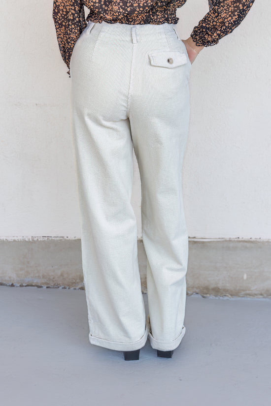 Load image into Gallery viewer, cream corduroy pants with pockets
