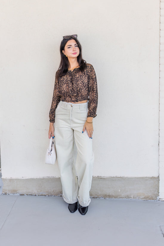 Load image into Gallery viewer, ivory corduroy pants with brown buttons
