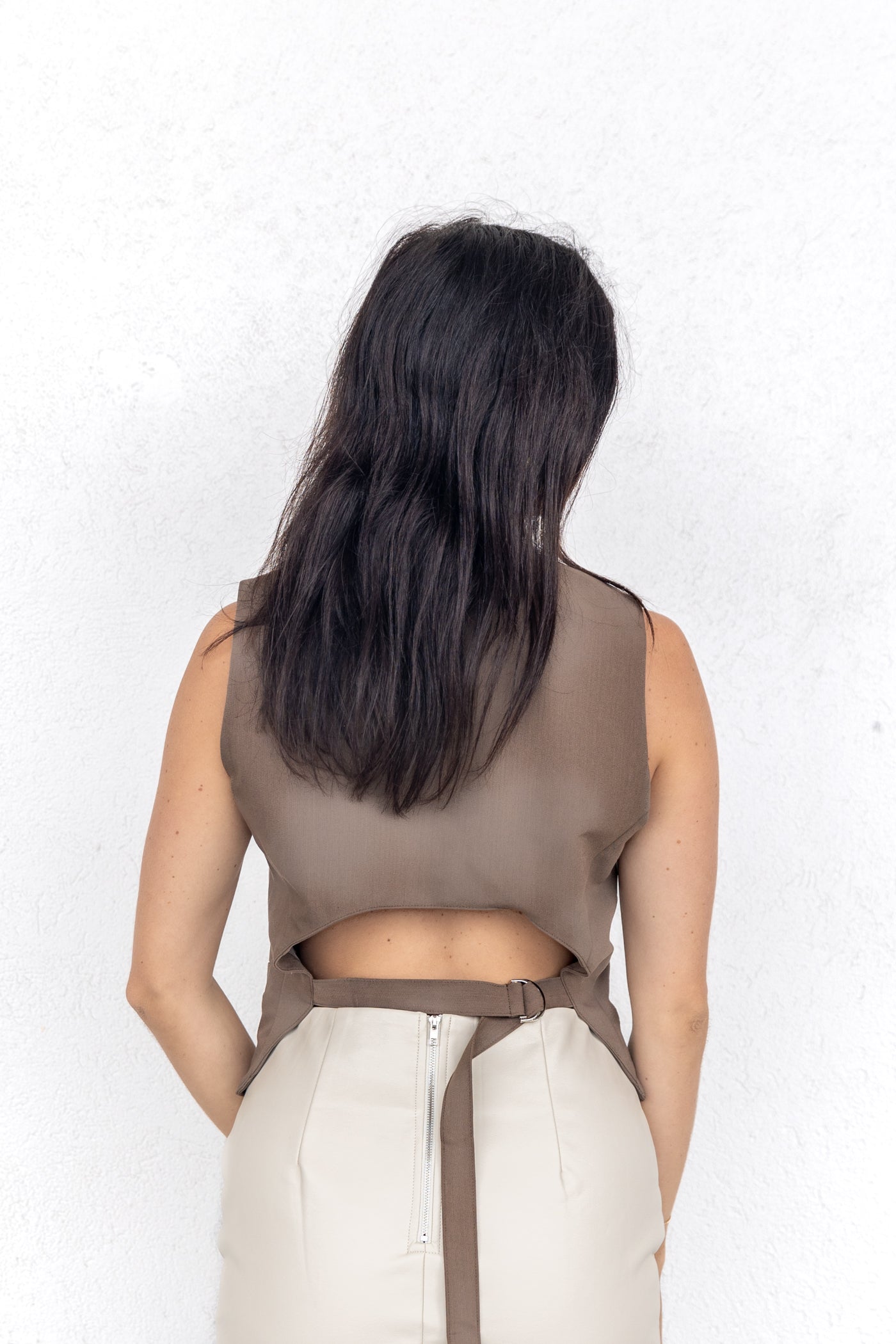 Load image into Gallery viewer, open back vest with strap
